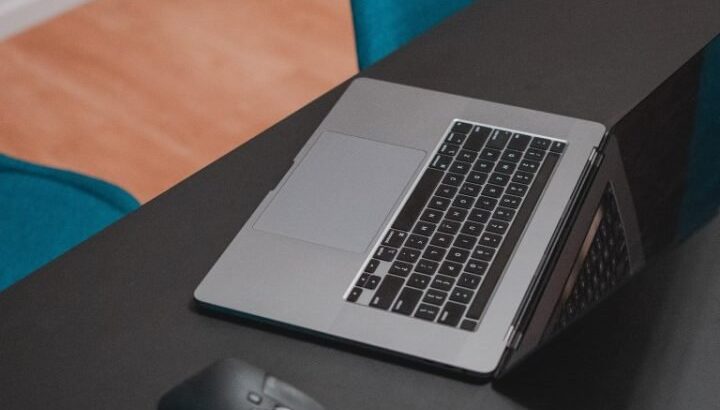 MacBook M2 à vendre Puissance et élégance dans un seul De